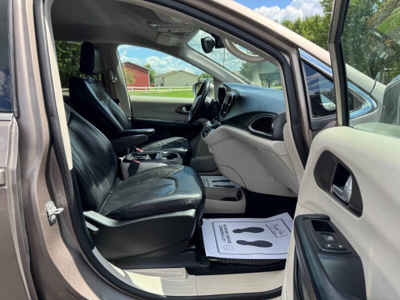 2017 Chrysler Pacifica Touring-L