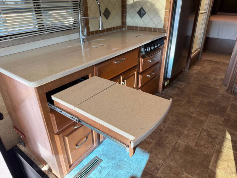 2012 Freightliner XCS Chassis