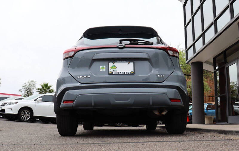 2023 Nissan Kicks SR