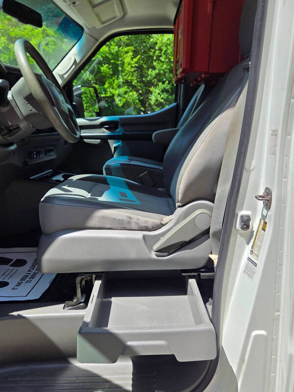 2017 Nissan NV
