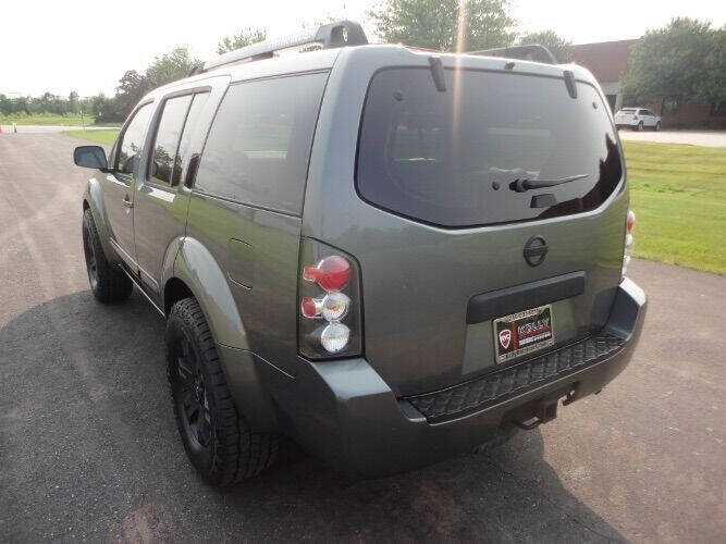 2007 Nissan Pathfinder LE