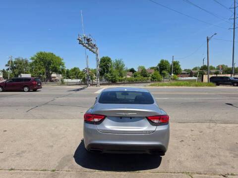 2015 Chrysler 200 S