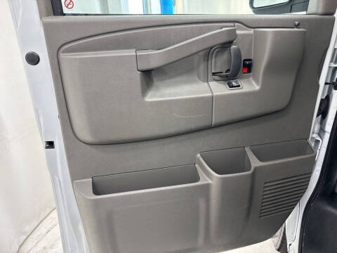 2024 Chevrolet Express 2500