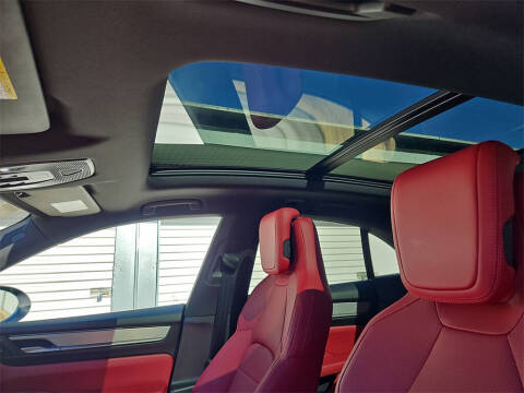 2025 Porsche Macan 4 Electric