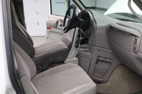2002 Chevrolet Astro LS