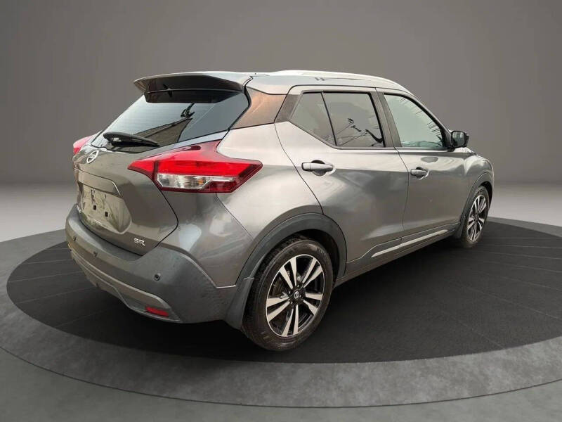 2020 Nissan Kicks SR