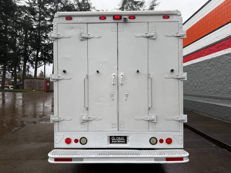 2006 Freightliner MT45 Chassis