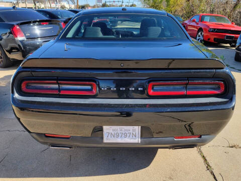 2021 Dodge Challenger SXT