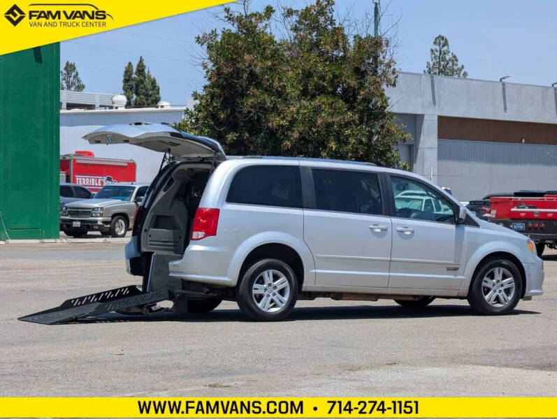 2011 Dodge Grand Caravan Crew