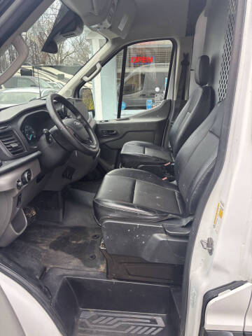 2022 Ford Transit 250