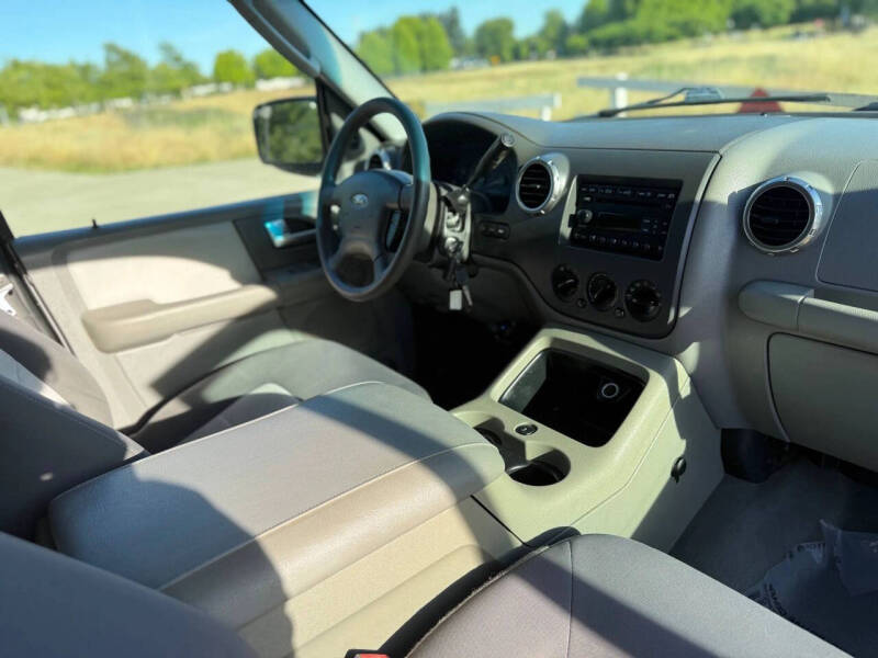 2004 Ford Expedition XLT
