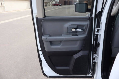 2016 RAM 1500 SLT
