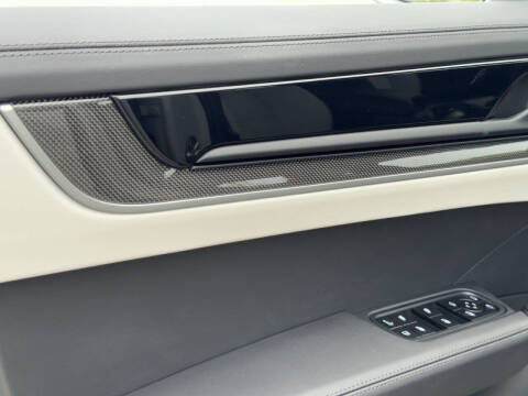 2024 Porsche Cayenne Turbo E-Hybrid Coupe