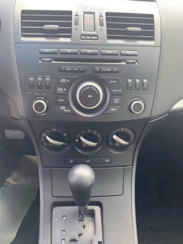 2013 Mazda MAZDA3 i SV