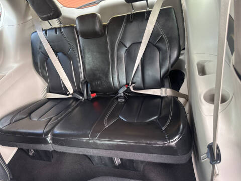 2023 Chrysler Pacifica Plug-In Hybrid Touring L