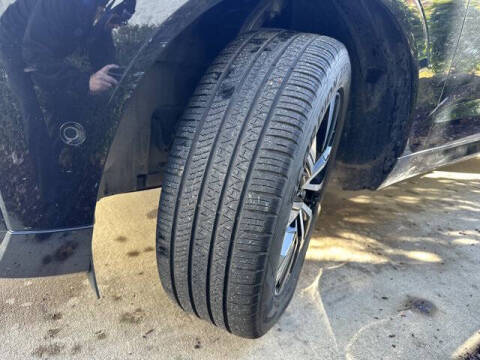 2025 Volvo XC60 B5 Plus Dark Theme