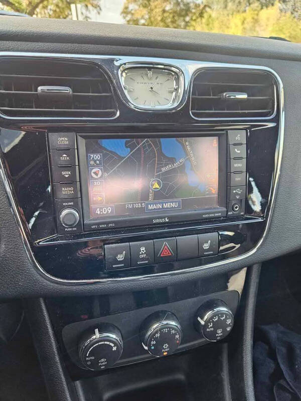 2012 Chrysler 200 Limited