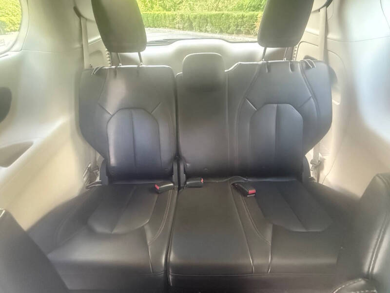 2017 Chrysler Pacifica Touring-L Plus