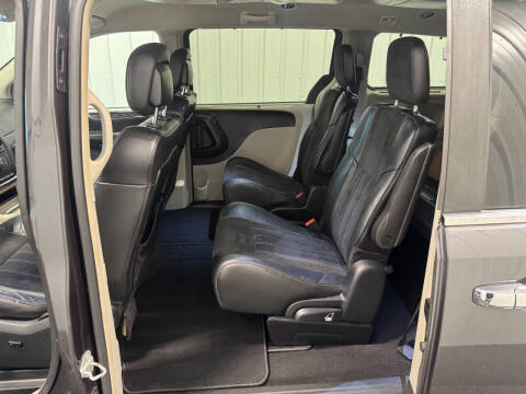 2016 Chrysler Town and Country Limited