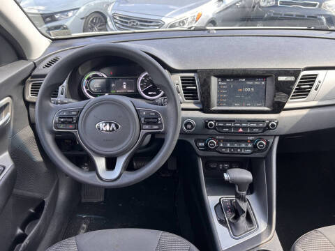 2017 Kia Niro LX