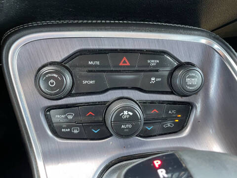 2017 Dodge Challenger SXT