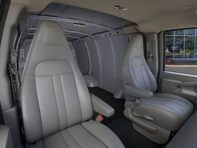 2025 Chevrolet Express 2500