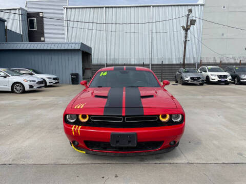 2016 Dodge Challenger SXT Plus