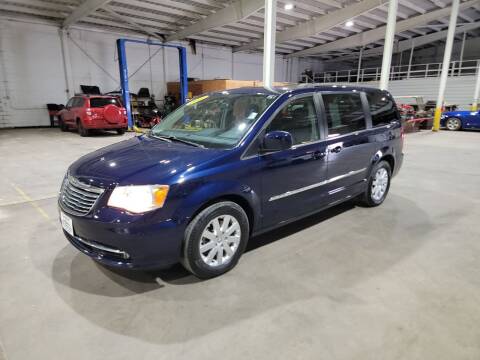 2014 Chrysler Town and Country for sale at De Anda Auto Sales in Storm Lake IA