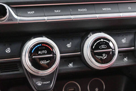 2023 Genesis G70
