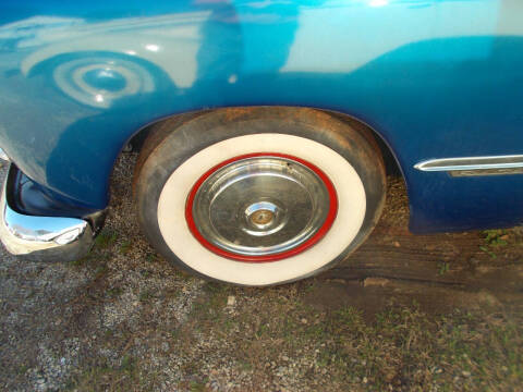 1949 Ford Deluxe