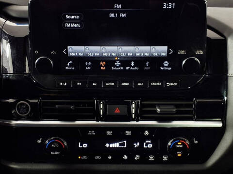 2023 Nissan Pathfinder SL