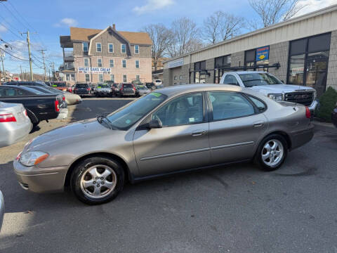 2005 Ford Taurus SE