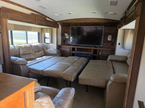 2017 Forest River Cardinal Luxury