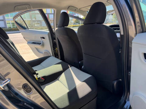 2014 Toyota Prius c Two