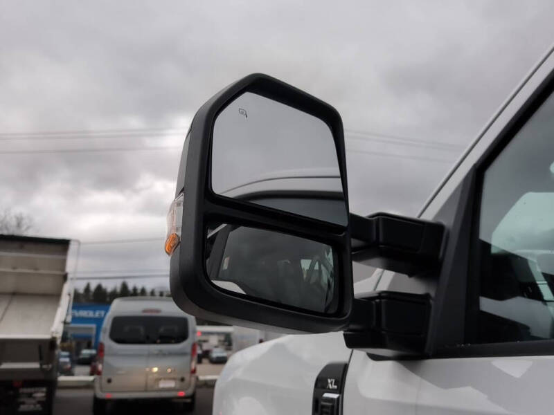 2025 Ford F-350 Super Duty XL