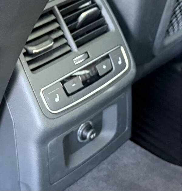 2018 Audi A4 2.0T quattro Prestige