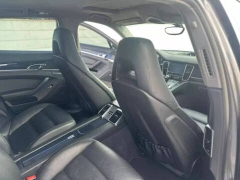 2015 Porsche Panamera 4