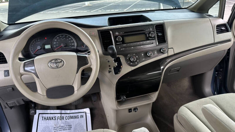 2014 Toyota Sienna L 7-Passenger