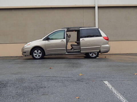 2007 Toyota Sienna LE 8-Passenger