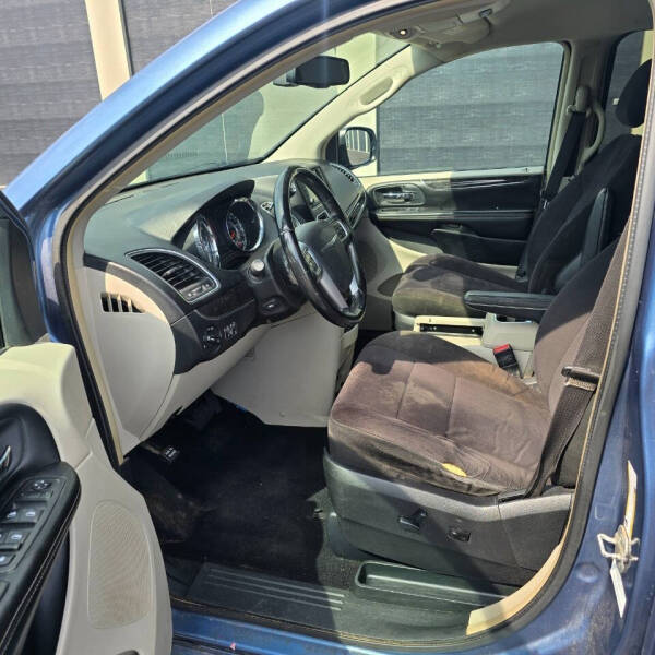 2011 Chrysler Town and Country Touring