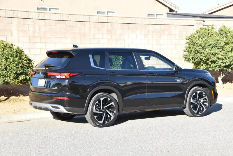 2023 Mitsubishi Outlander PHEV SE