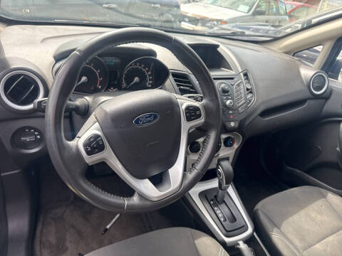 2015 Ford Fiesta SE