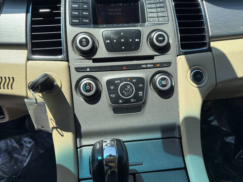 2017 Ford Taurus SEL