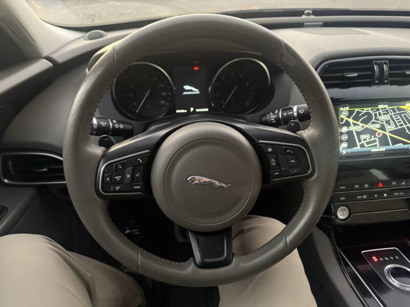 2017 Jaguar XE 25t Premium