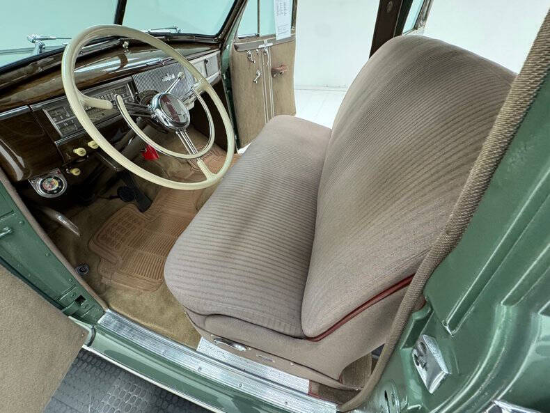 1940 Oldsmobile Custom Cruiser