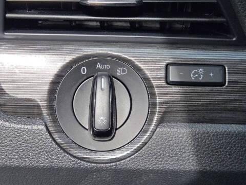 2021 Volkswagen Passat R-Line