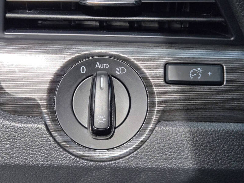 2021 Volkswagen Passat R-Line