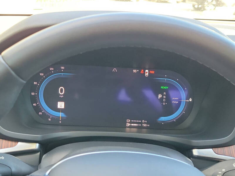 2024 Volvo S60 Recharge T8 Plus Dark Theme