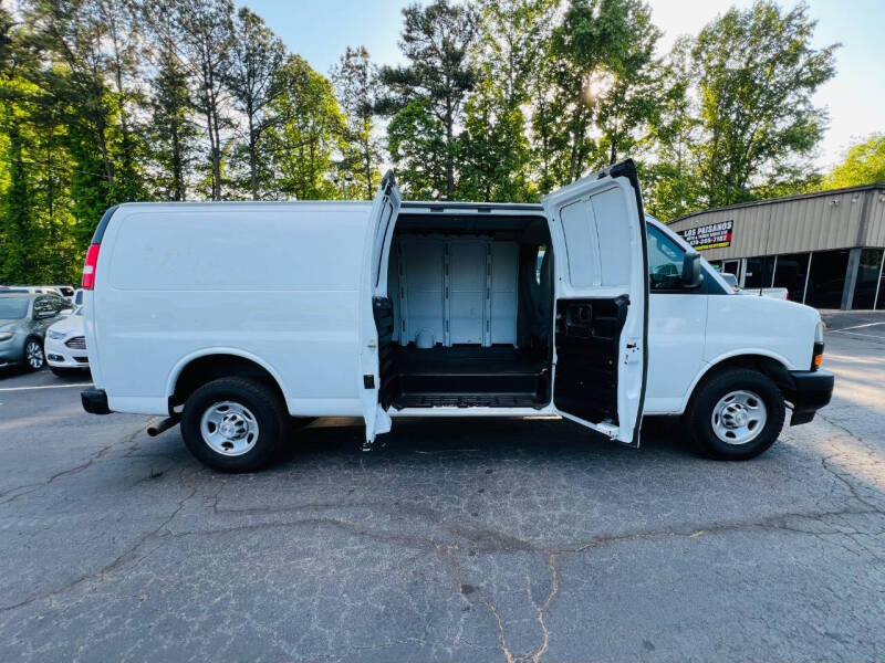 2022 Chevrolet Express 2500