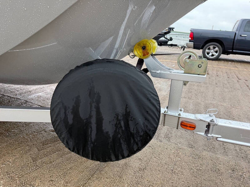2019 Bayliner Element F18